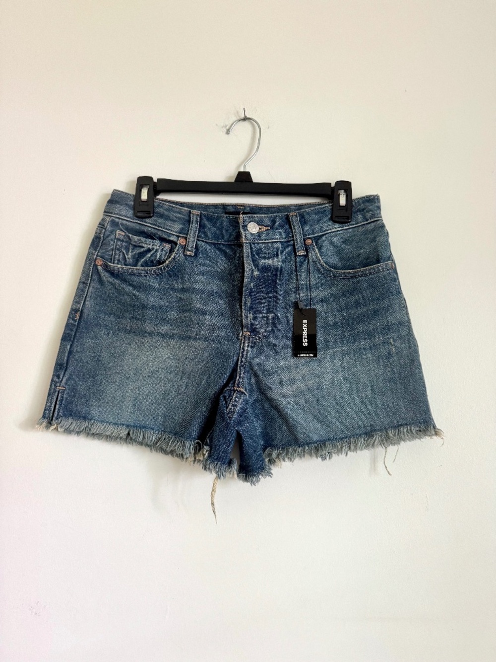 NWT Express Boyfriend Midi Mid-Rise Raw Hem Button Fly Jean Shorts | Size 4